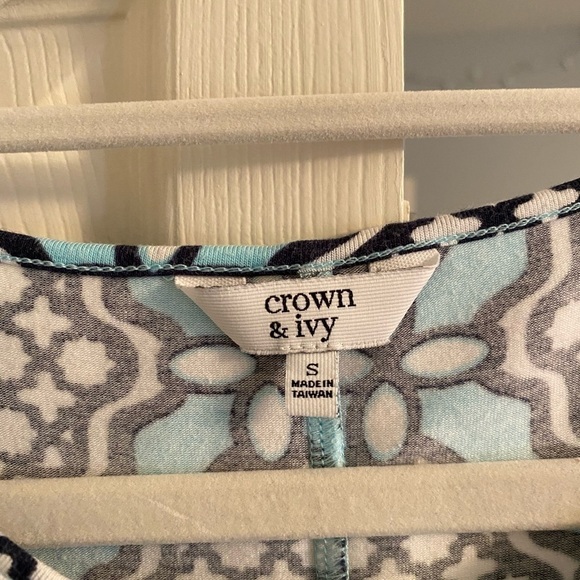 CROWN & Ivy Dress - Picture 2 of 8